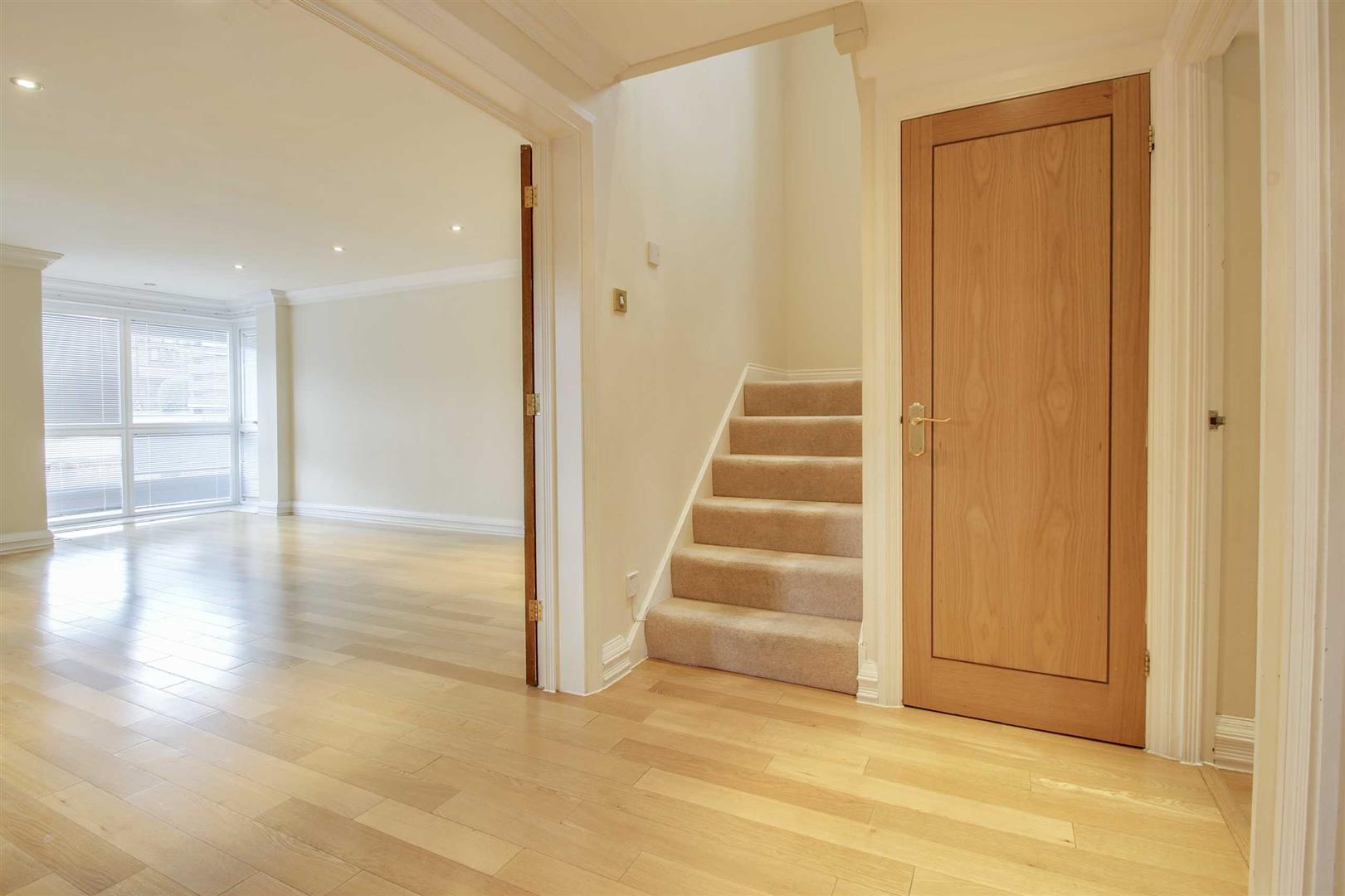 4 bed property in Livesey Hill, Milton Keynes